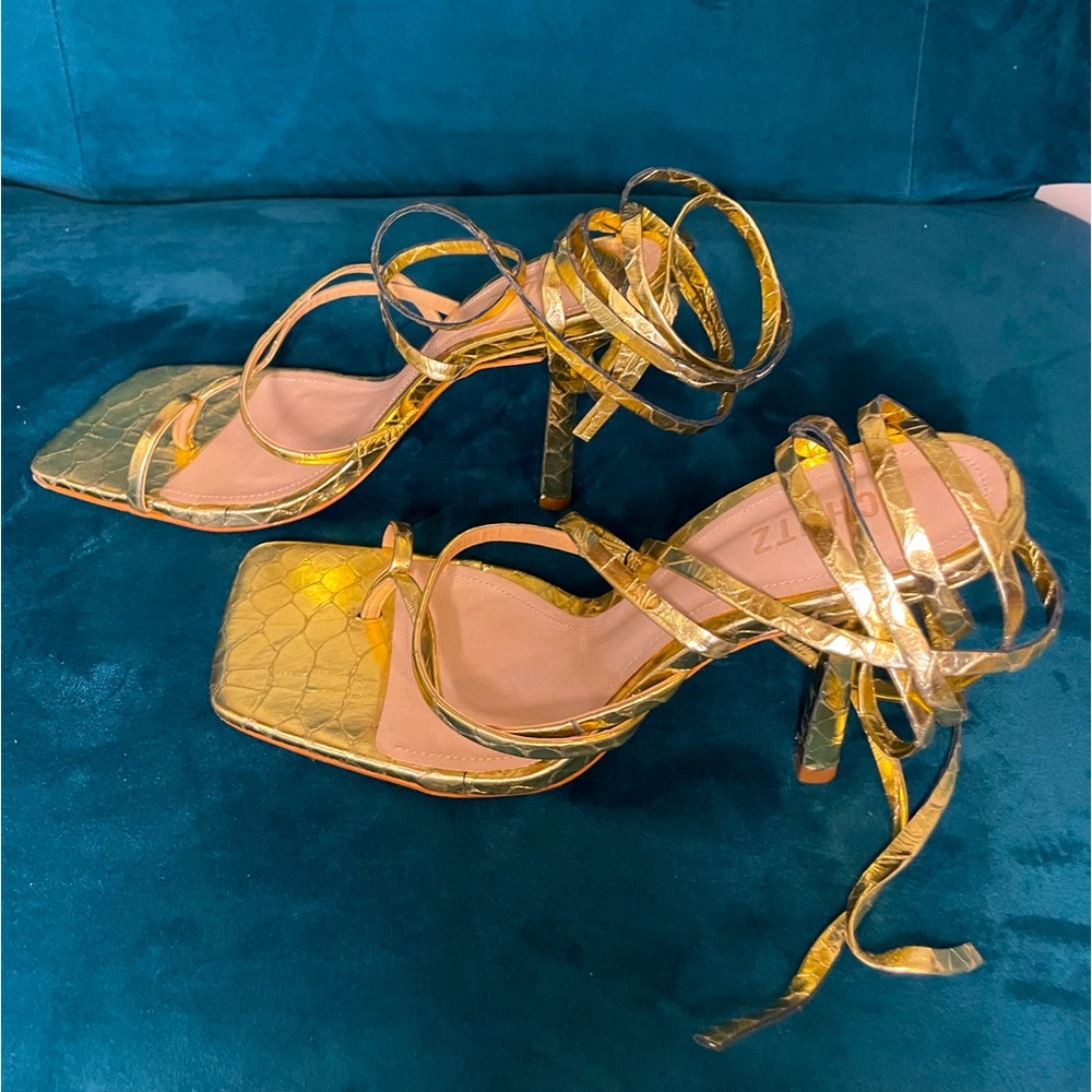 Schultz Metallic Gold Crocodile-Embossed Leather Heel